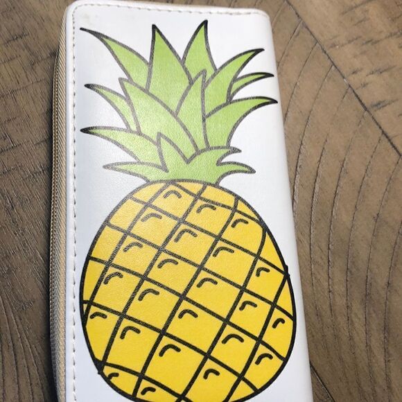 NWT Neon Pineapple 🍍Security Zip Vegan Wallet. Roomy! - Picture 10 of 17